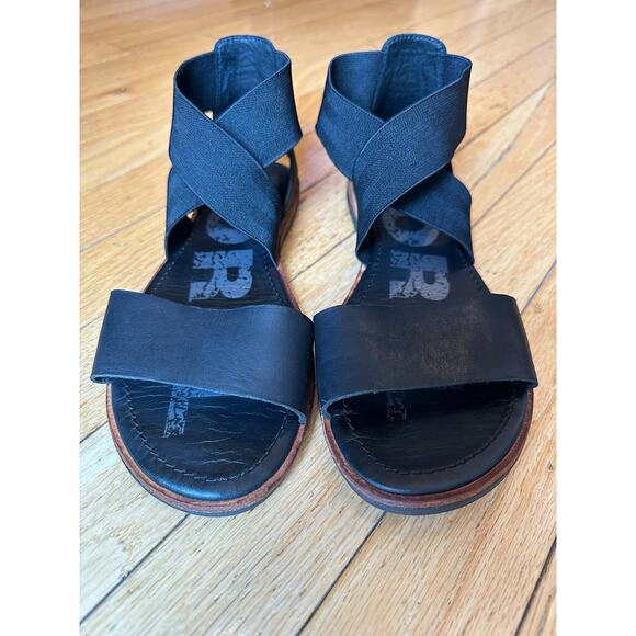 EUC Sorel Gladiator Sandals – Black Leather & Elastic Straps Size 8 - Picture 2 of 6
